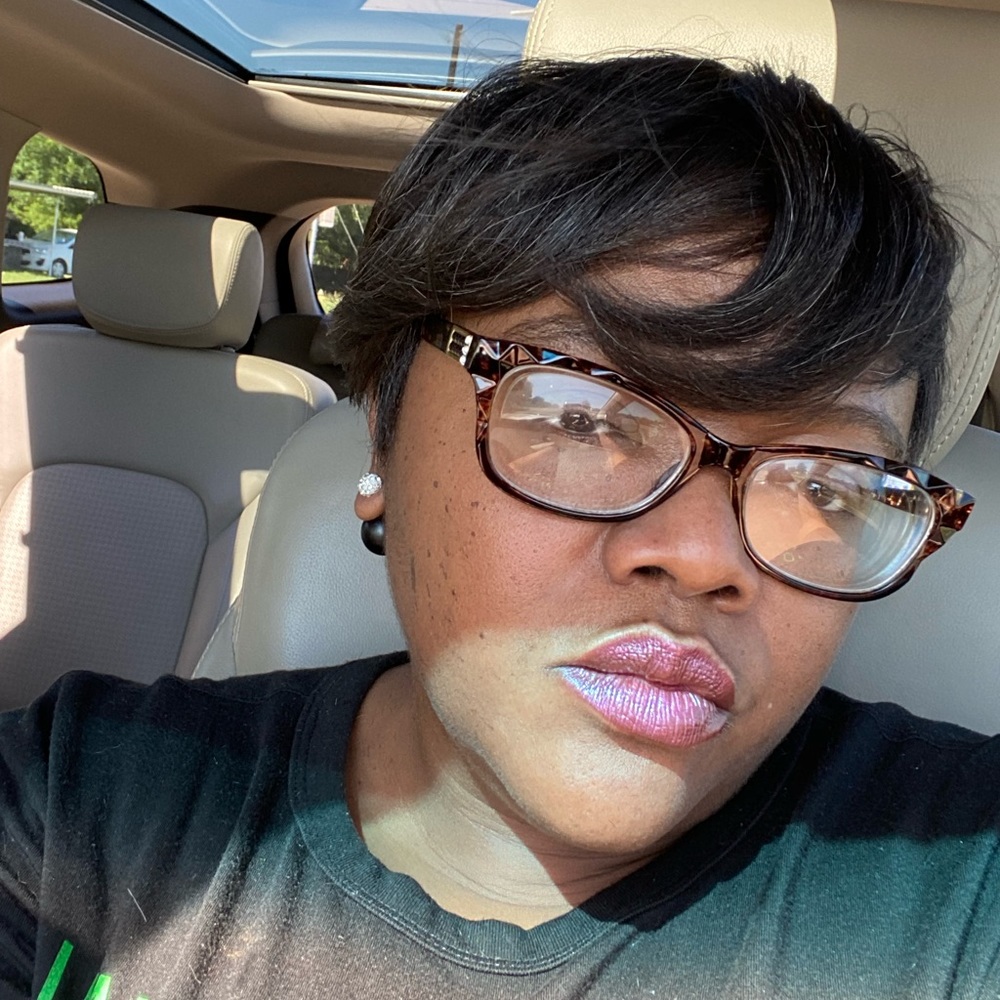 Meet your Posher, Tiffany